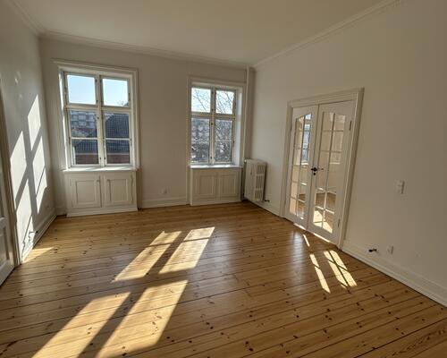 Charmerende 5-værelses bolig på Frederiksberg!