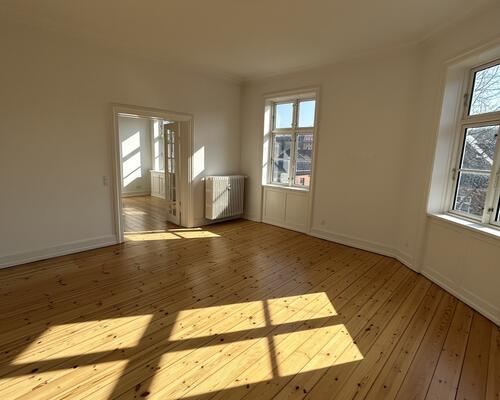 Charmerende 5-værelses bolig på Frederiksberg!