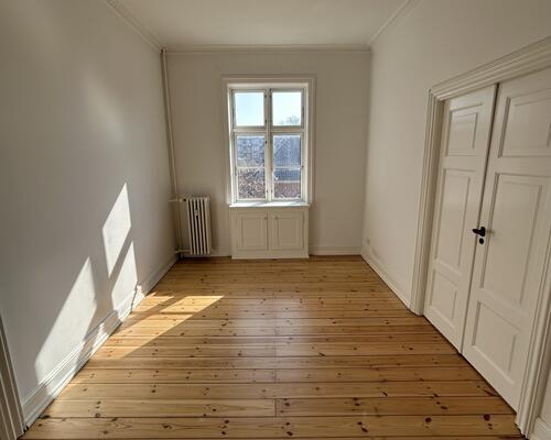 Charmerende 5-værelses bolig på Frederiksberg!