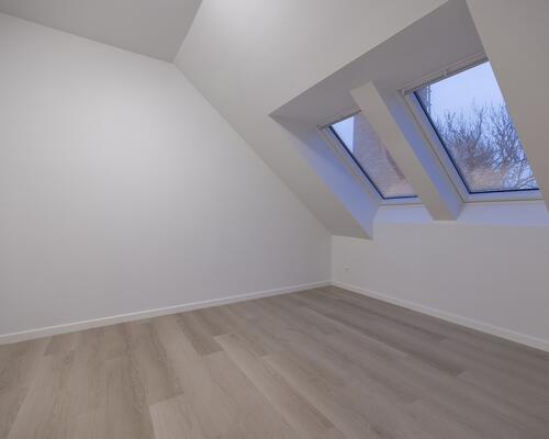 Flot nybygget lækker taglejlighed i Sygehusparken