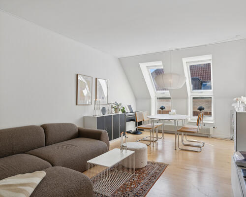2 værelses nyere renoveret lejlighed på 69 m²