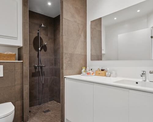 2 værelses nyere renoveret lejlighed på 69 m²