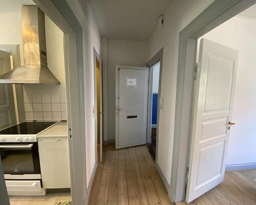 Charmerende lejlighed i Skibhuskvarteret med lys og atmosfære