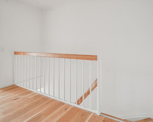 Flot 4-værelses rækkehus med god planløsning, ekstra opbevarings plads, to toiletter og dejlig sydvendt terrasse og have - Ingen bindingsperiode!