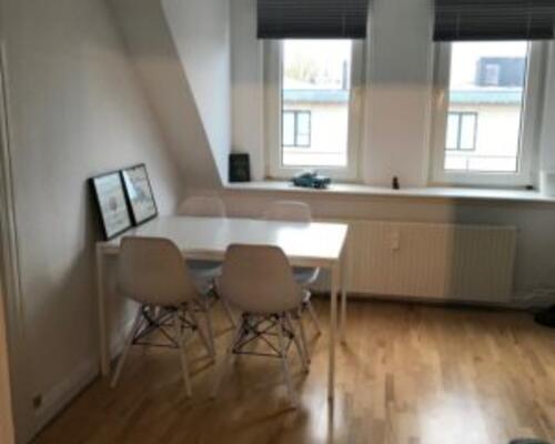 Fin 2-værelses lejlighed i vestbyen