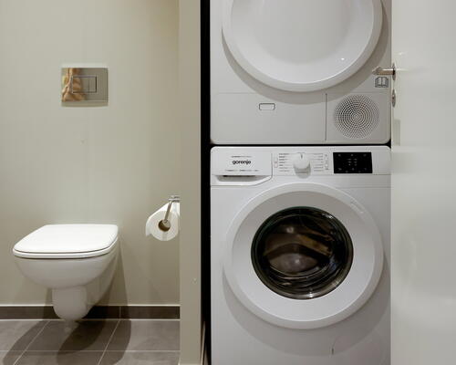 UN17 Søen - 4 vær. lejebolig med højt til loftet, og udgang til den grønne gård – Ideel familie- eller delebolig