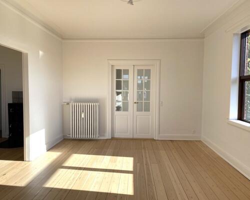 Stor 4 værelses lejlighed på lukket villavej centralt i Nyborg -133 Kvm