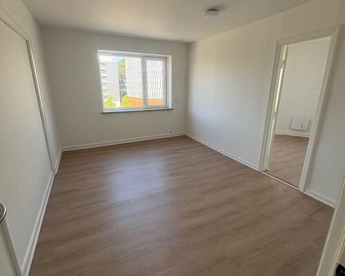 Stor nyere renoveret 4. værelses lejlighed