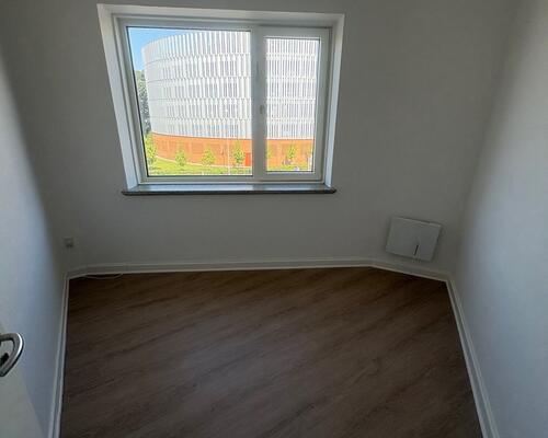 Stor nyere renoveret 4. værelses lejlighed