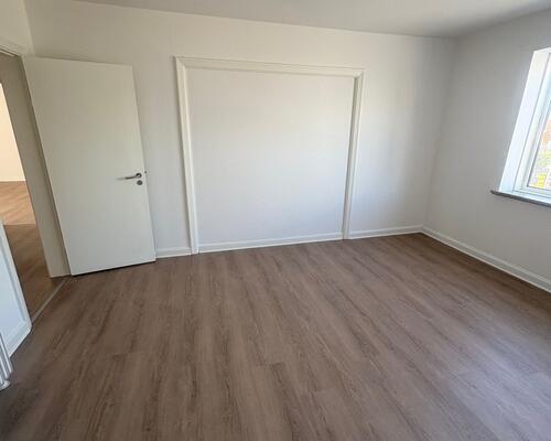 Stor nyere renoveret 4. værelses lejlighed