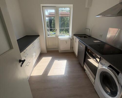 Stor nyere renoveret 4. værelses lejlighed