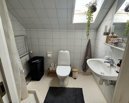 Pæn og regulær 3 værelses lejlighed