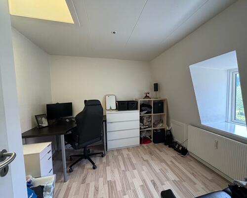 Pæn og regulær 3 værelses lejlighed