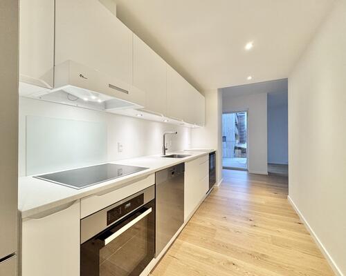 Moderne 2 værelses lejlighed med stor altan i Odense M