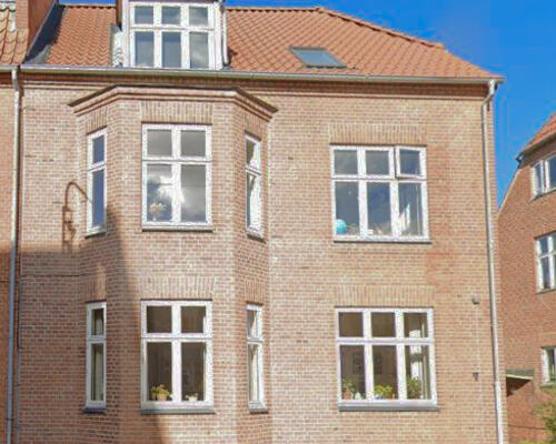 Hyggelig og nyrenoveret 3 værelses med adgang til have, Horsens