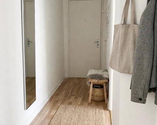 Hyggelig lejlighed med bynær placering