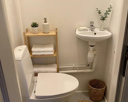 Lys 3-værelses på 78 m2 med trægulve, bykig og opvaskemaskine