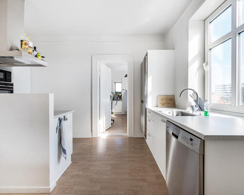 Stor og delevenlig 4-værelses lejlighed