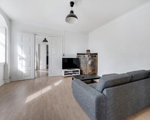 Stor og delevenlig 4-værelses lejlighed