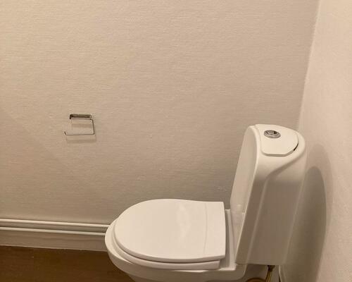 Skøn 1 værelses lejlighed med nyt køkken