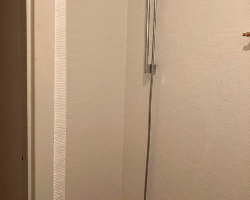 Skøn 1 værelses lejlighed med nyt køkken