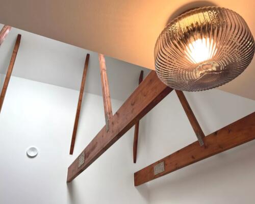 Totalrenoveret taglejlighed fra 2023 klar til nye lejere.