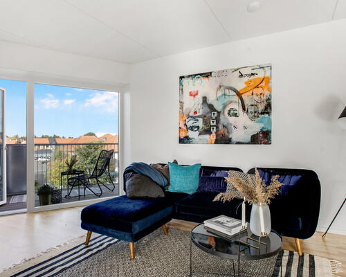 God stuebolig med terrasse. 3-vær. med central beliggenhed