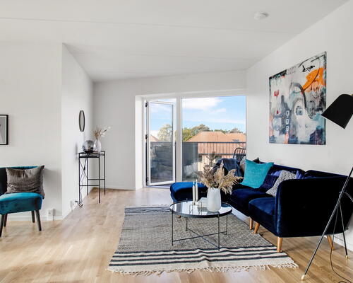 God stuebolig med terrasse. 3-vær. med central beliggenhed