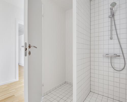 Rummelig 3-værelses lejlighed i Ørestaden