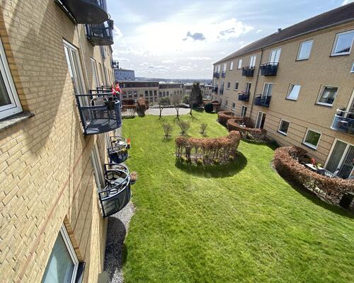 Lys og rummelig 2-værelses bolig på 83 m² i attraktive Odinparken