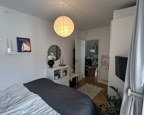 Unik 3-værelses med altan og adgang til stor tagterrasse – centralt beliggende