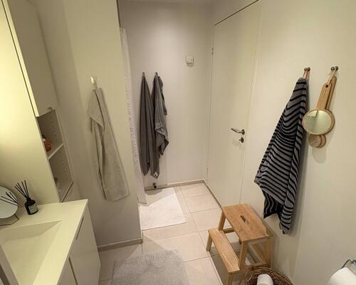 Unik 3-værelses med altan og adgang til stor tagterrasse – centralt beliggende