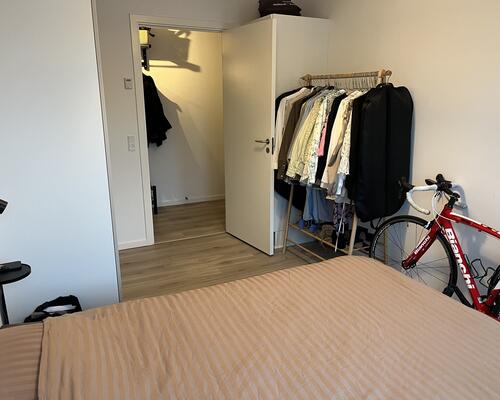 Delevenlig 3-værelses med altan i moderne ejendom