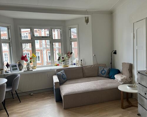 Skøn nyere renoveret 4. værelses lejlighed