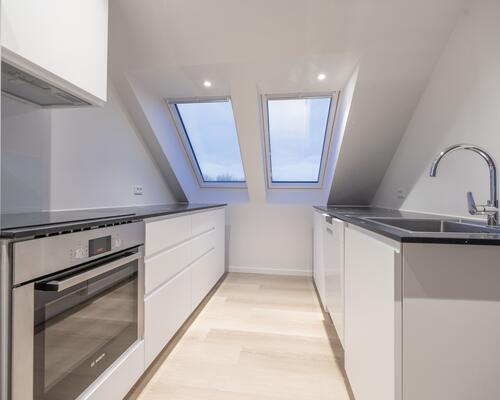 Flot nybygget lækker taglejlighed i Sygehusparken