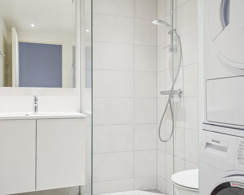 Flot 4-værelses bolig med alt i hårde hvidevarer, gulvarme i hele boligen og egen terrasse - Ingen bindingsperiode!