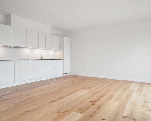 Flot 4-værelses bolig med alt i hårde hvidevarer, gulvarme i hele boligen og egen terrasse - Ingen bindingsperiode!