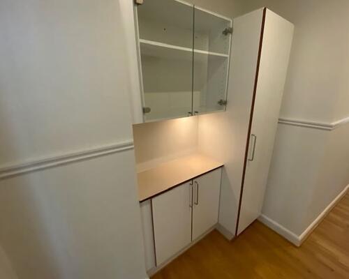 Stor, flot lejlighed beliggende i gågaden.