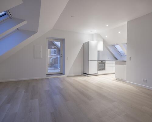 Flot nybygget lækker taglejlighed i Sygehusparken