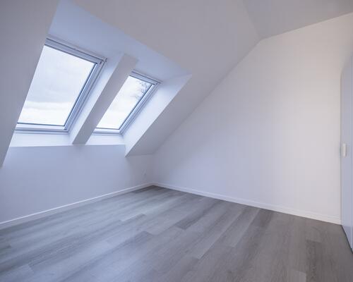 Flot nybygget lækker taglejlighed i Sygehusparken