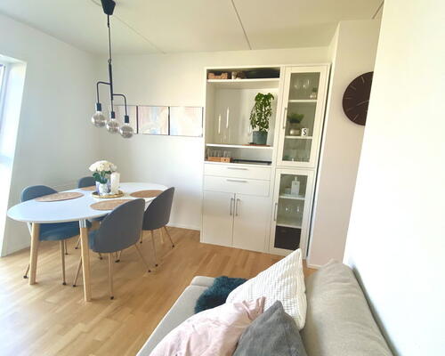 Indbydende 2-værelses lejlighed tæt på Limfjorden