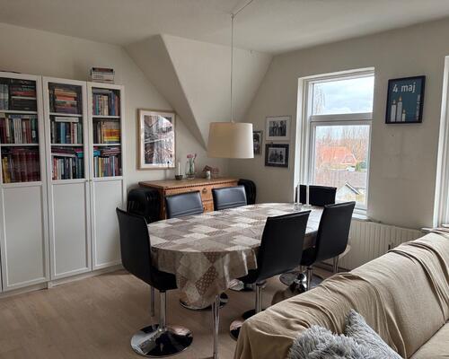 Stor 5 værelses lejlighed på Lindedal