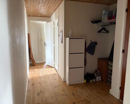 Stor 5 værelses lejlighed på Lindedal