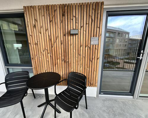 Moderne lejlighed med stor altan og tagterrasse i Nørresundby