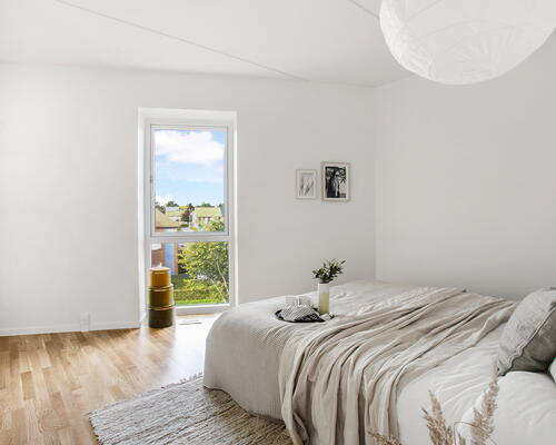 God stuebolig med terrasse. 3-vær. med central beliggenhed