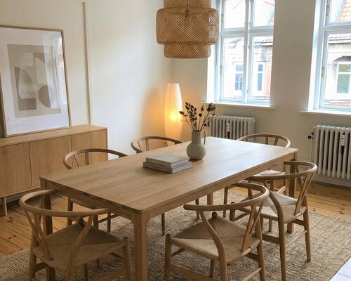 Lys og delevenlig lejlighed med godt lysindfald og central beliggenhed