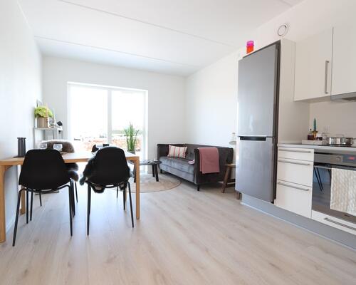 Dejlig lys 3-vær. lejlighed i stueplan med egen terrasse i populært område i Aarhus V.