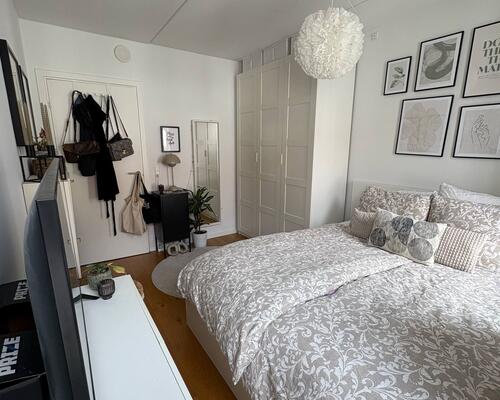 Unik 3-værelses med altan og adgang til stor tagterrasse – centralt beliggende