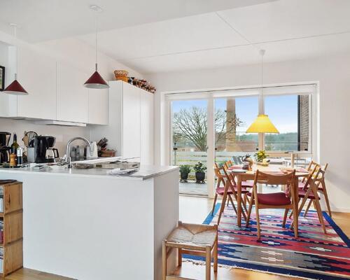 Sjældent udbudt stor 2-værelses