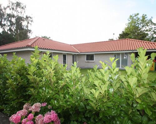 Nybygget villa i lækre materialer.